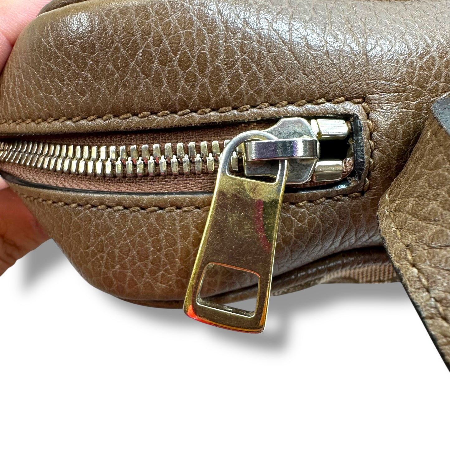 Crossbody Luxury Designer By Gucci, Size: Medium