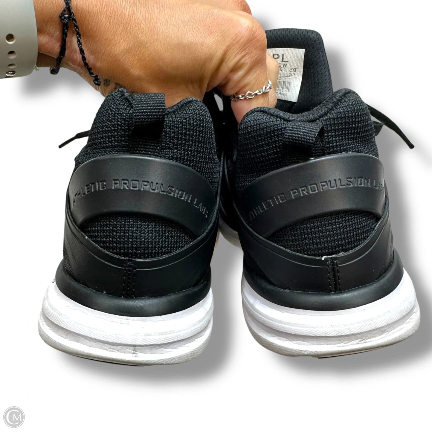 Shoes Sneakers By APL In Black, Size: 8