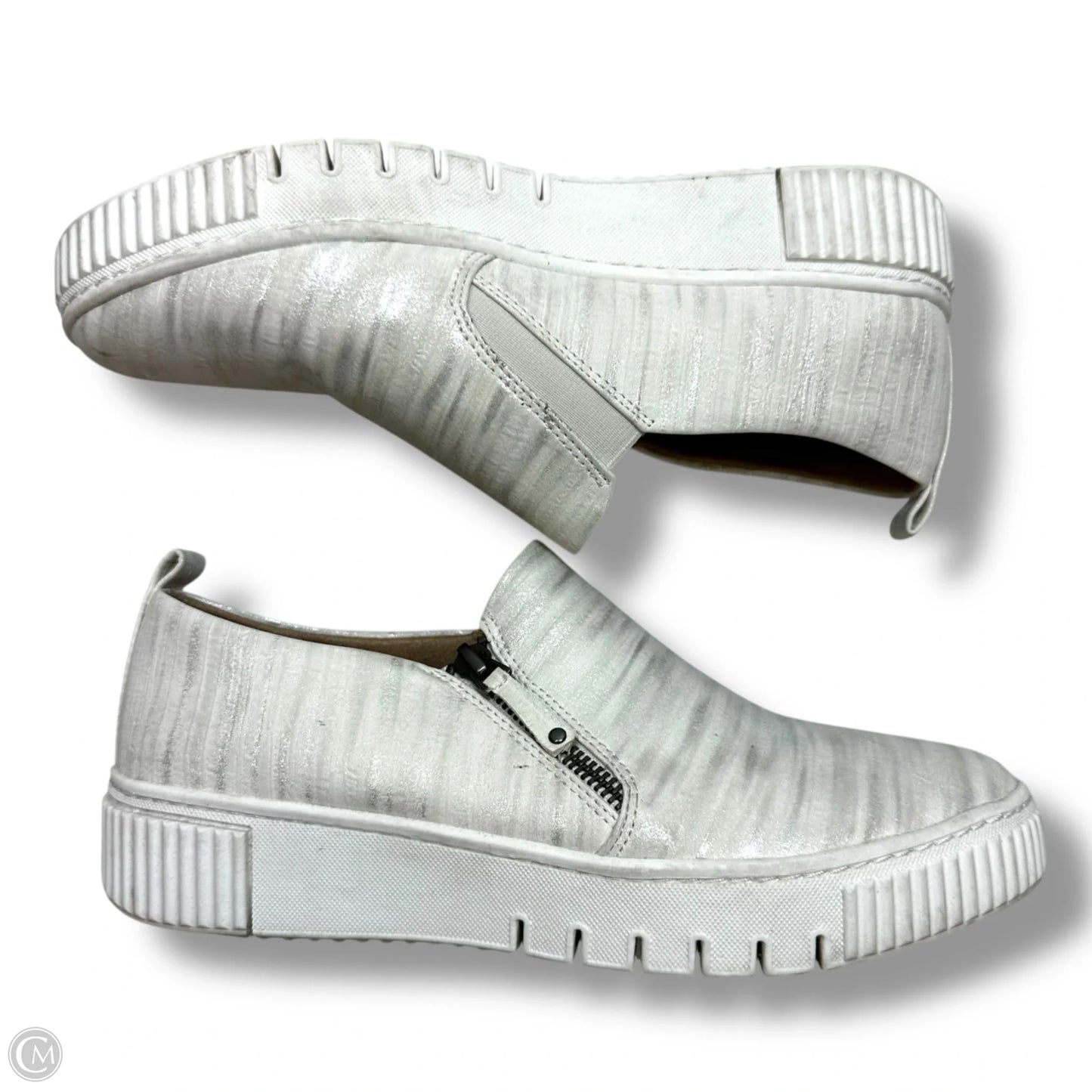 Shoes Flats By Natural Soul In White, Size: 8