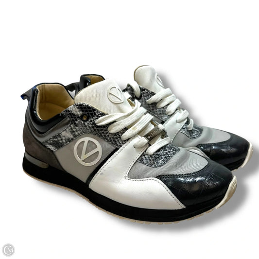 Shoes Luxury Designer By Valentino by Mario In White, Size: 9.5
