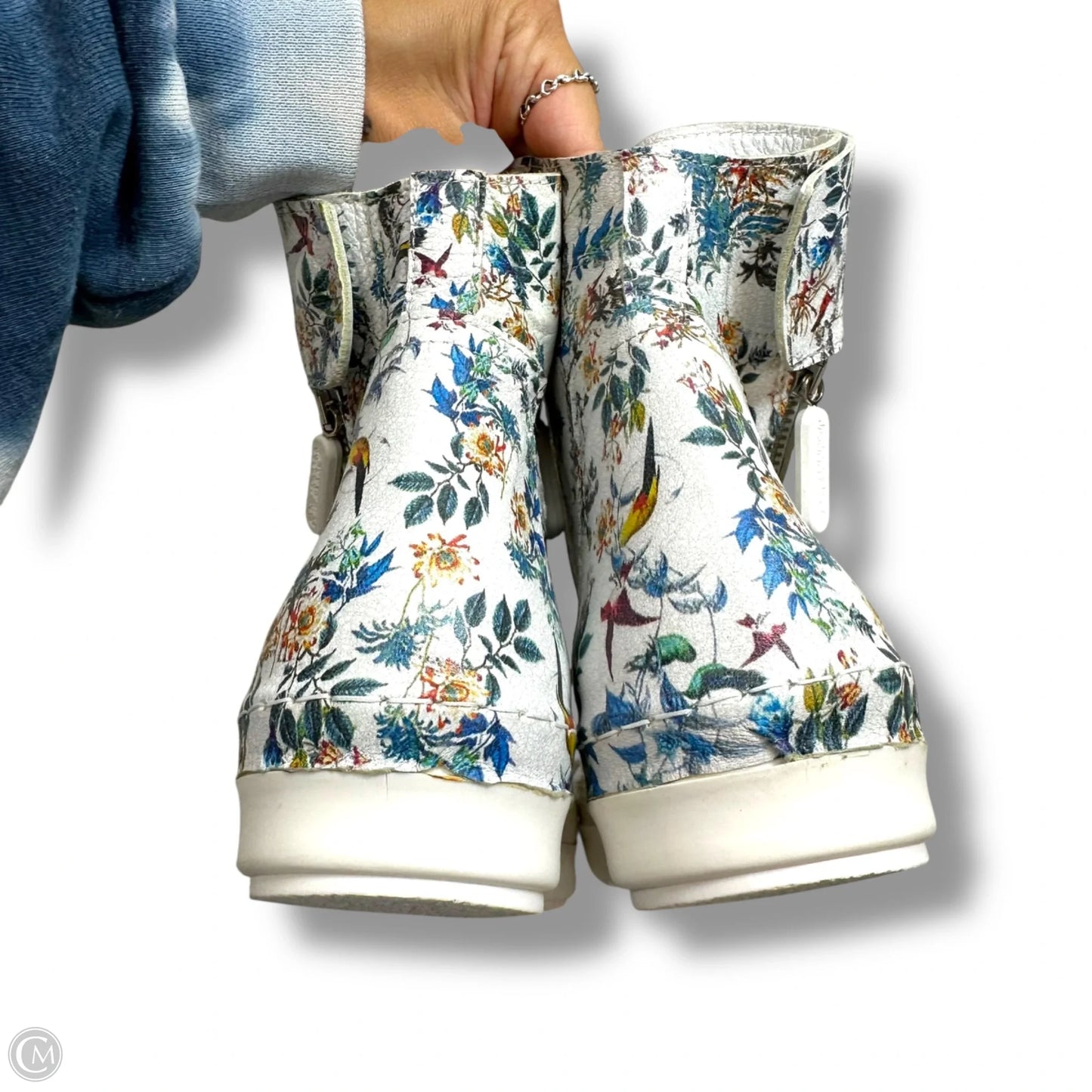 Shoes Sneakers By Johnny Was In Multi-colored, Size: 7