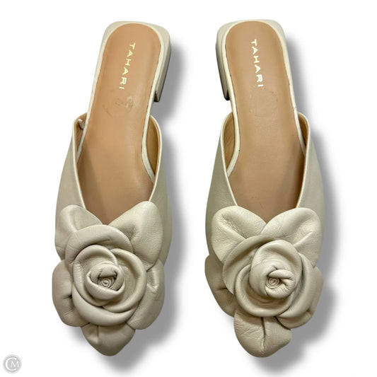 Shoes Flats By Tahari In Beige, Size: 8