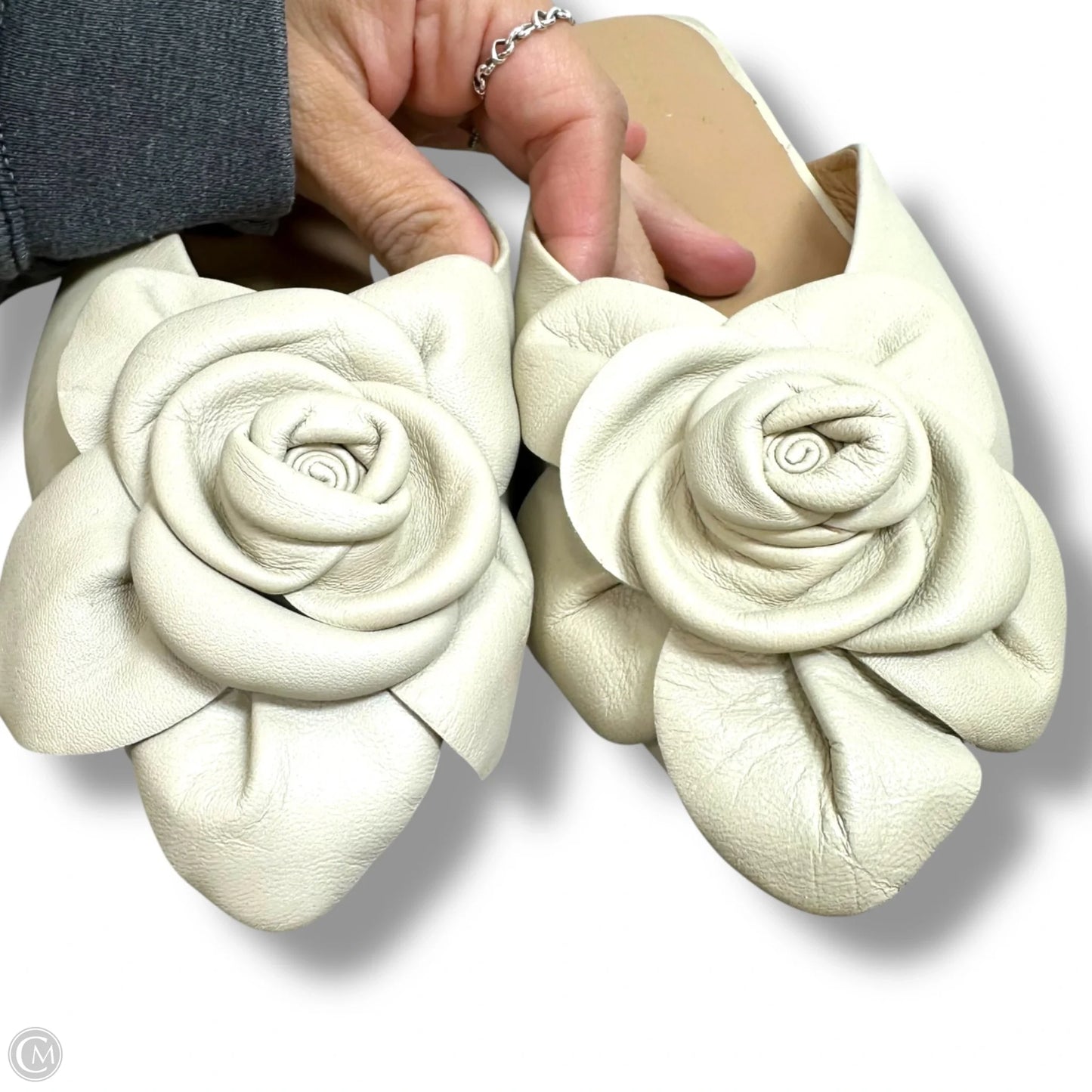 Shoes Flats By Tahari In Beige, Size: 8
