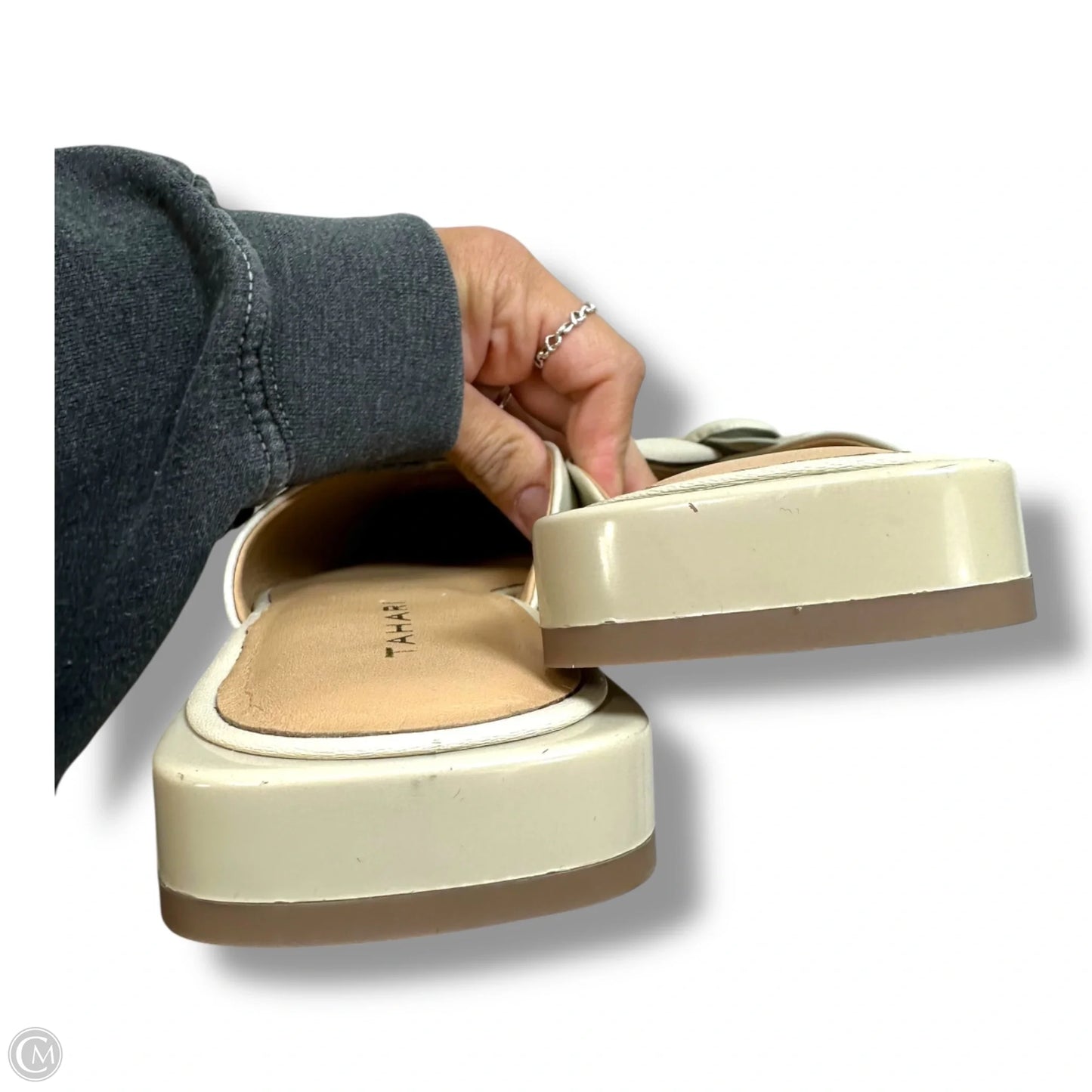 Shoes Flats By Tahari In Beige, Size: 8