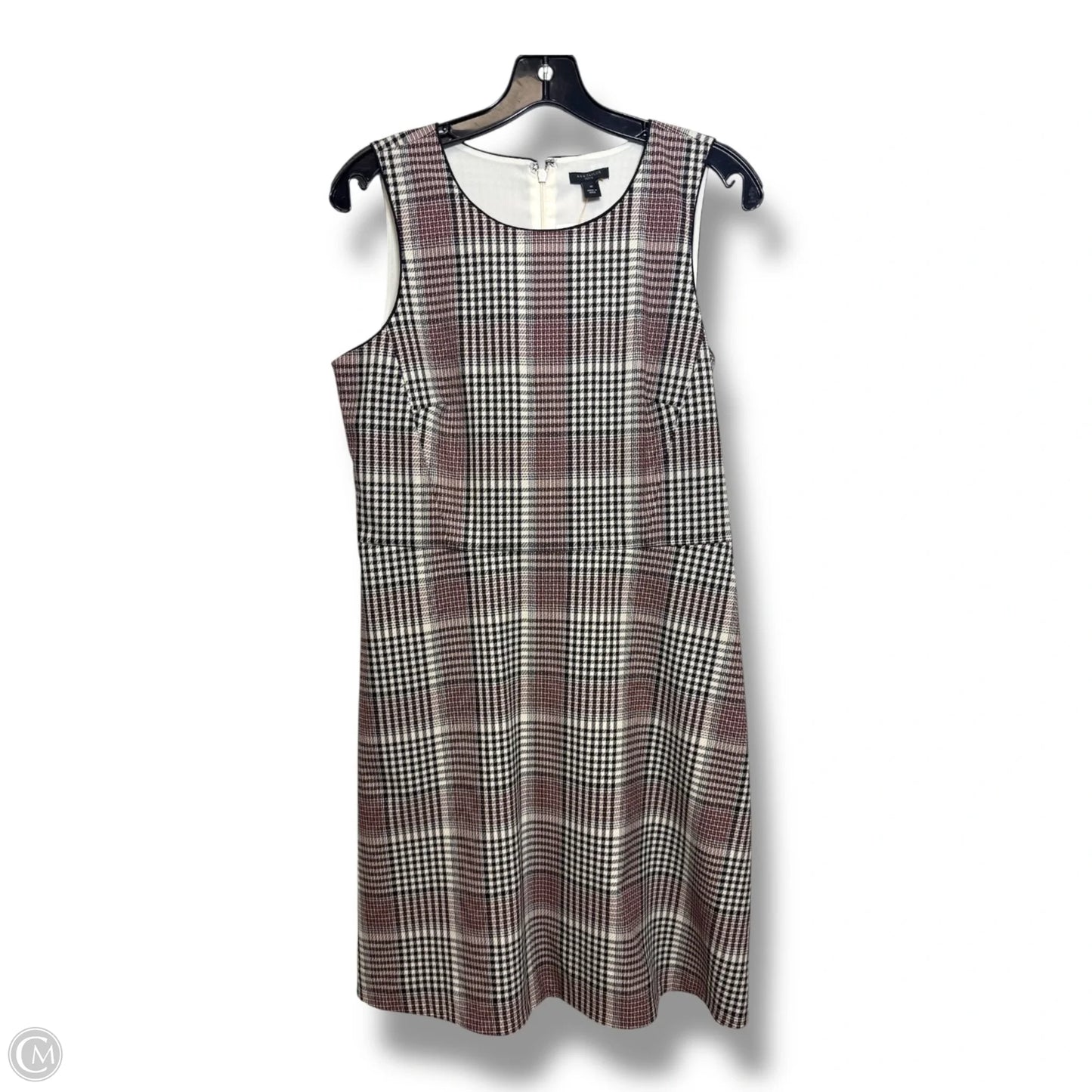 Dress Casual Short By Ann Taylor In Plaid Pattern, Size: Mp