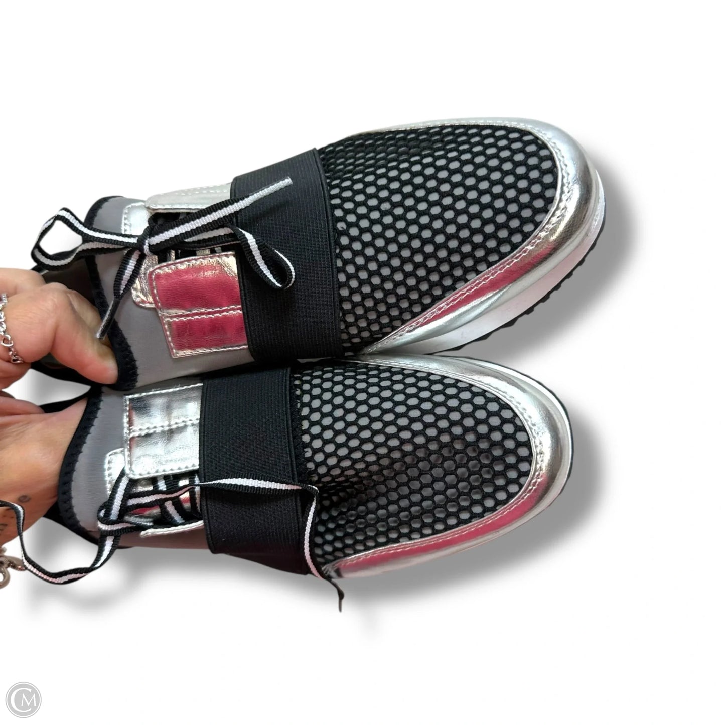 Shoes Sneakers By Steve Madden In Silver, Size: 8
