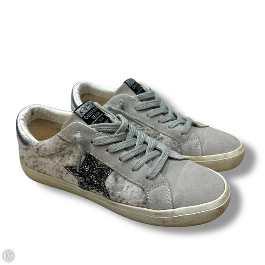 Shoes Sneakers By Vintage Havana In Silver, Size: 7