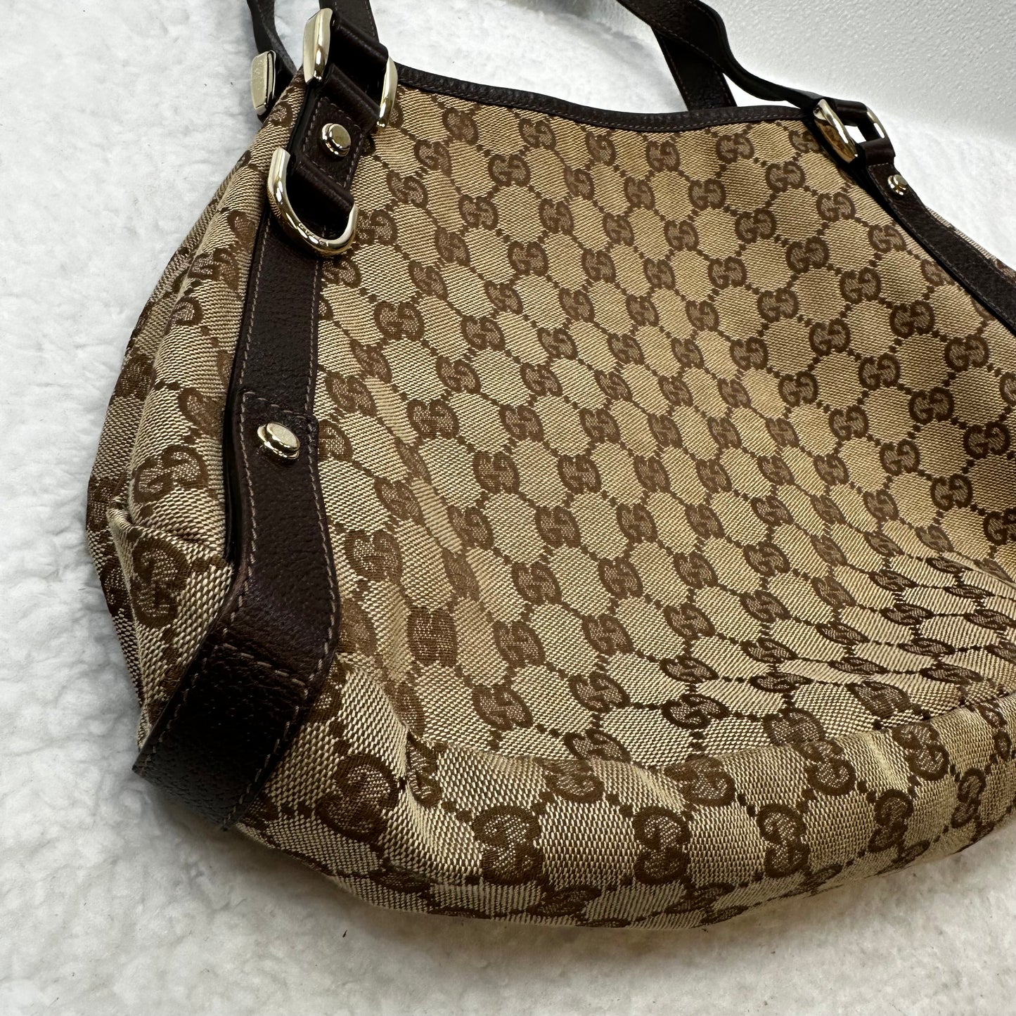 Handbag Designer By Gucci, Size: Medium