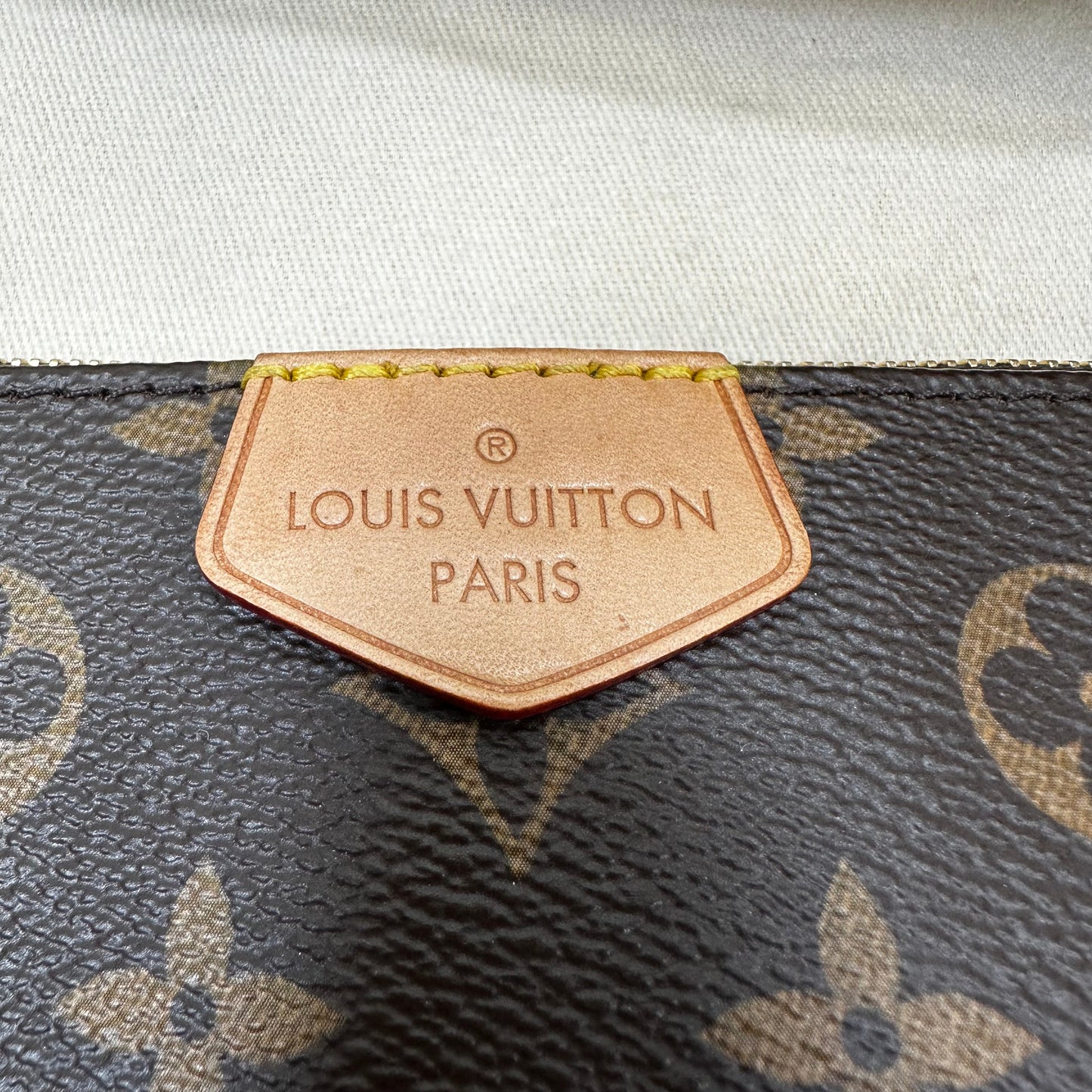 Crossbody Designer Louis Vuitton, Size Medium
