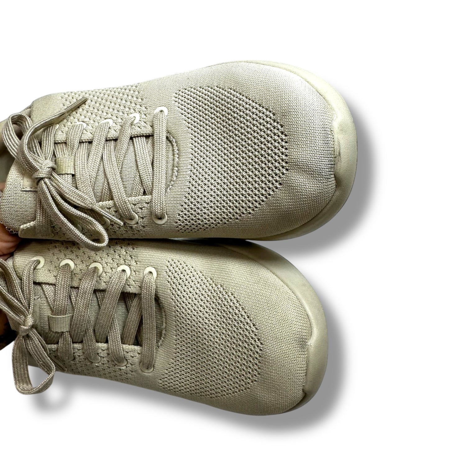 Shoes Sneakers By KIZIK In Beige, Size: 8