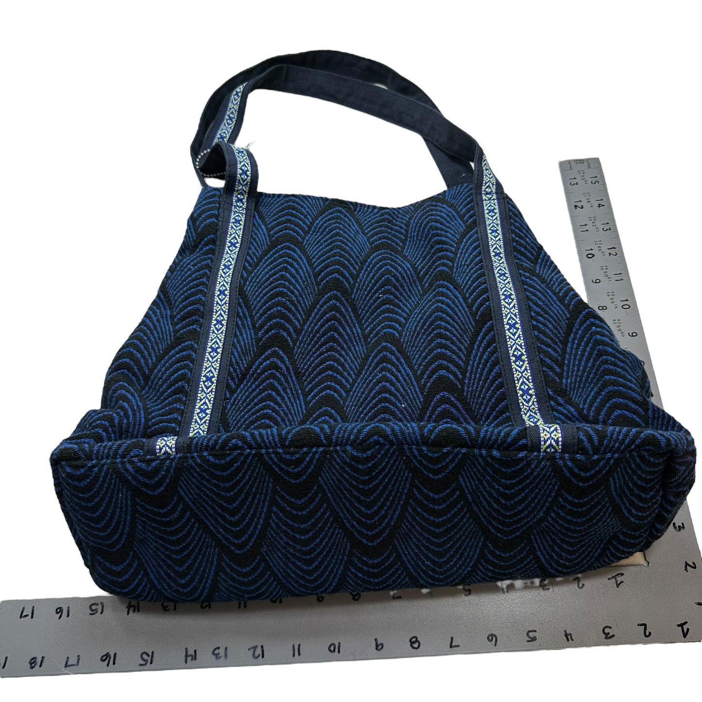 Handbag By AMERICA & BEYOND, Size: Large