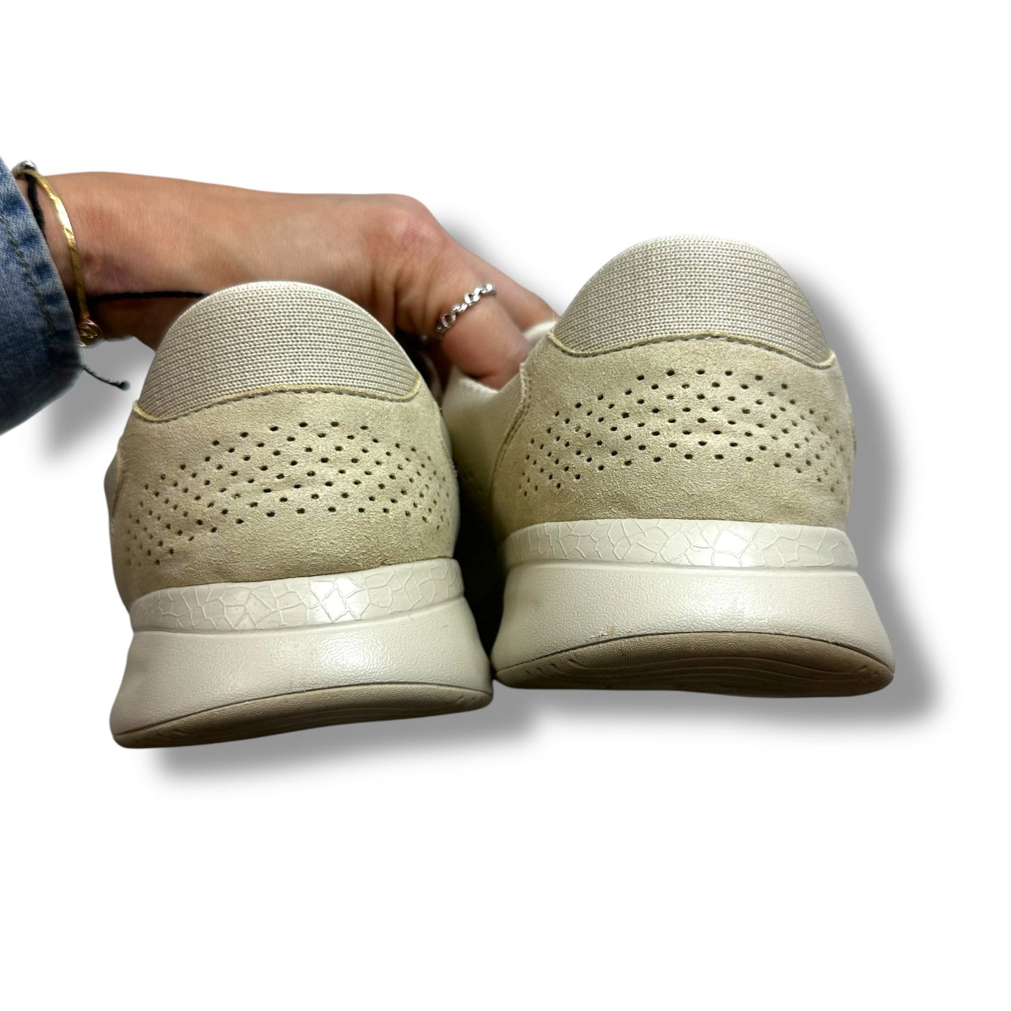 Shoes Sneakers By KIZIK In Beige, Size: 8
