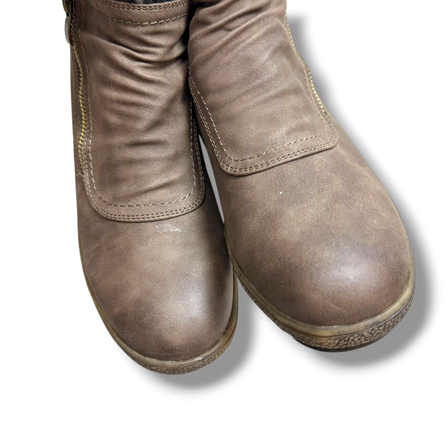 Boots Ankle Flats By Clothes Mentor In Brown, Size: 8.5