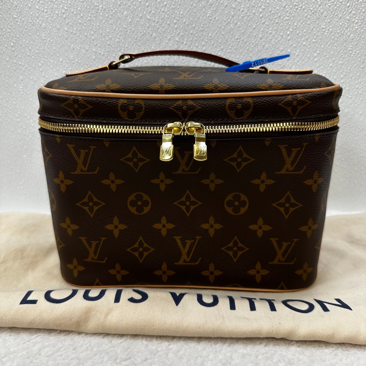 Makeup Bag Designer Louis Vuitton, Size Medium