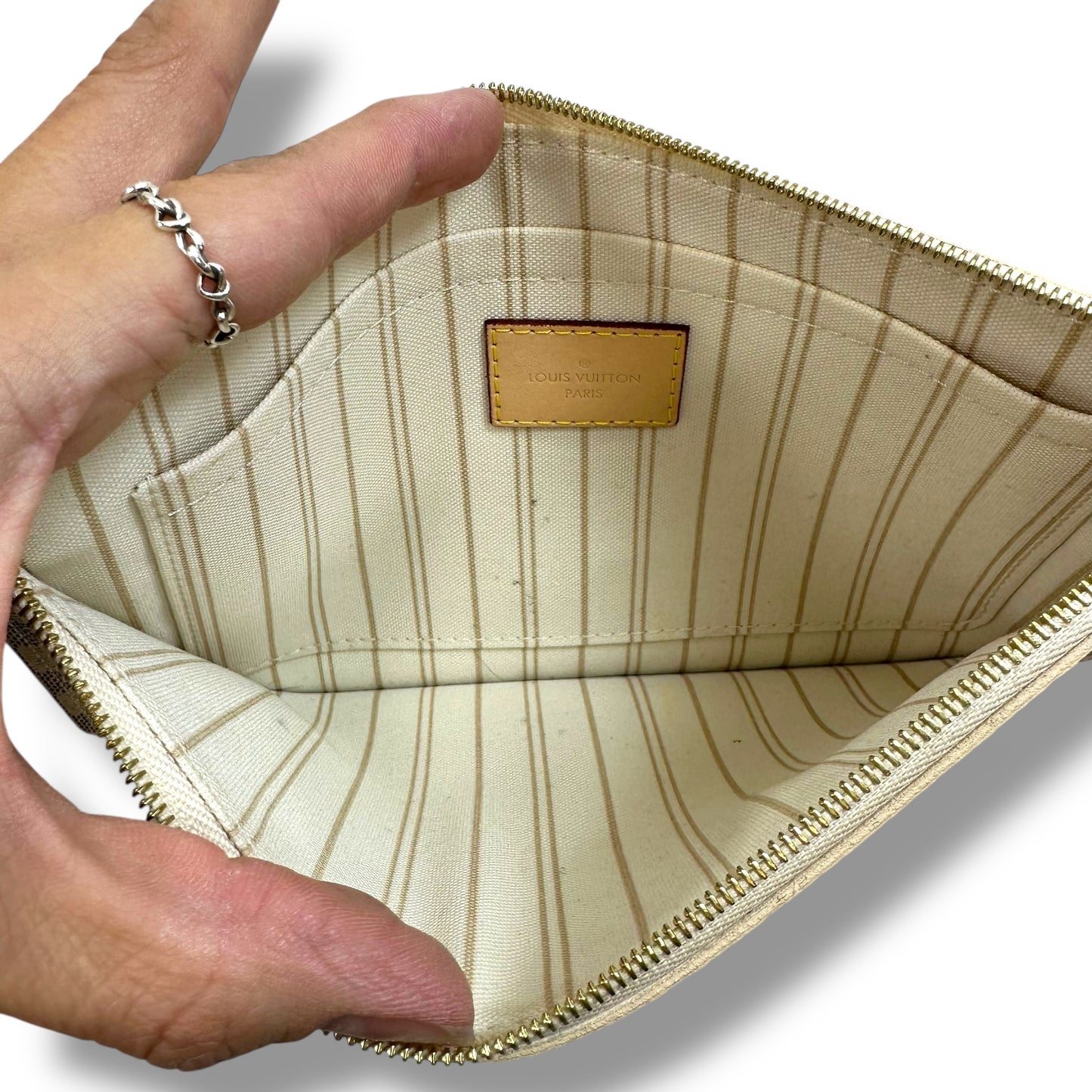 Wristlet Luxury Designer By Louis Vuitton, Size: Large