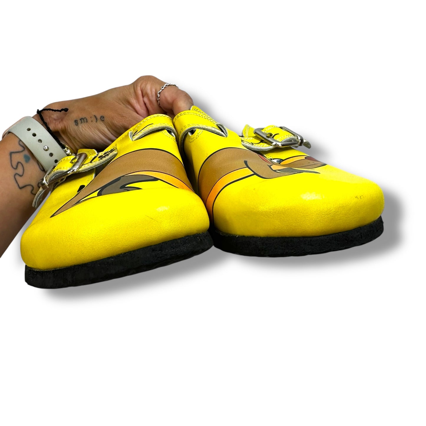 Shoes Flats By Clothes Mentor In Yellow, Size: 9