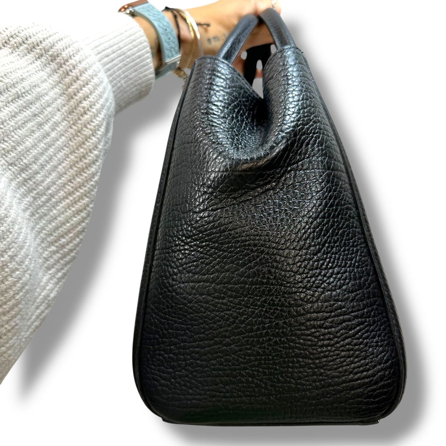 Handbag By Clothes Mentor, Size: Medium