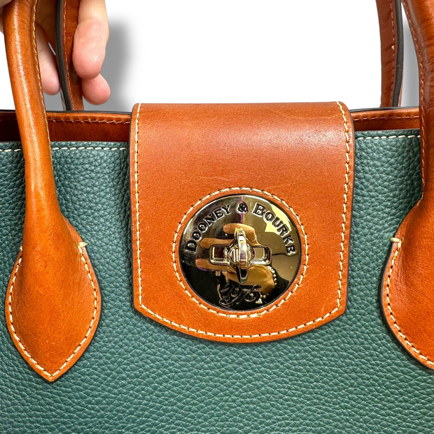 Pebble Turnlock Handle Tote 30 Handbag Designer By Dooney And Bourke, Size: Large