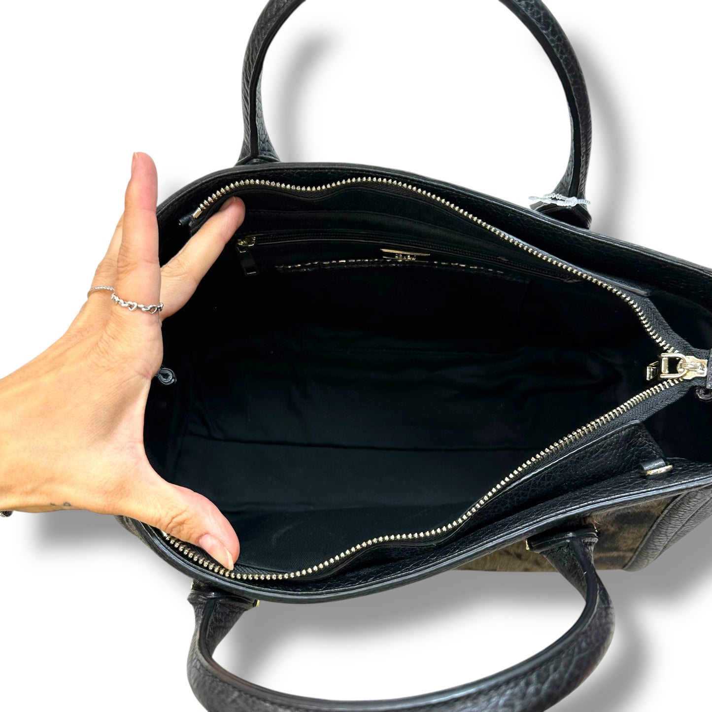 Handbag By Clothes Mentor, Size: Medium