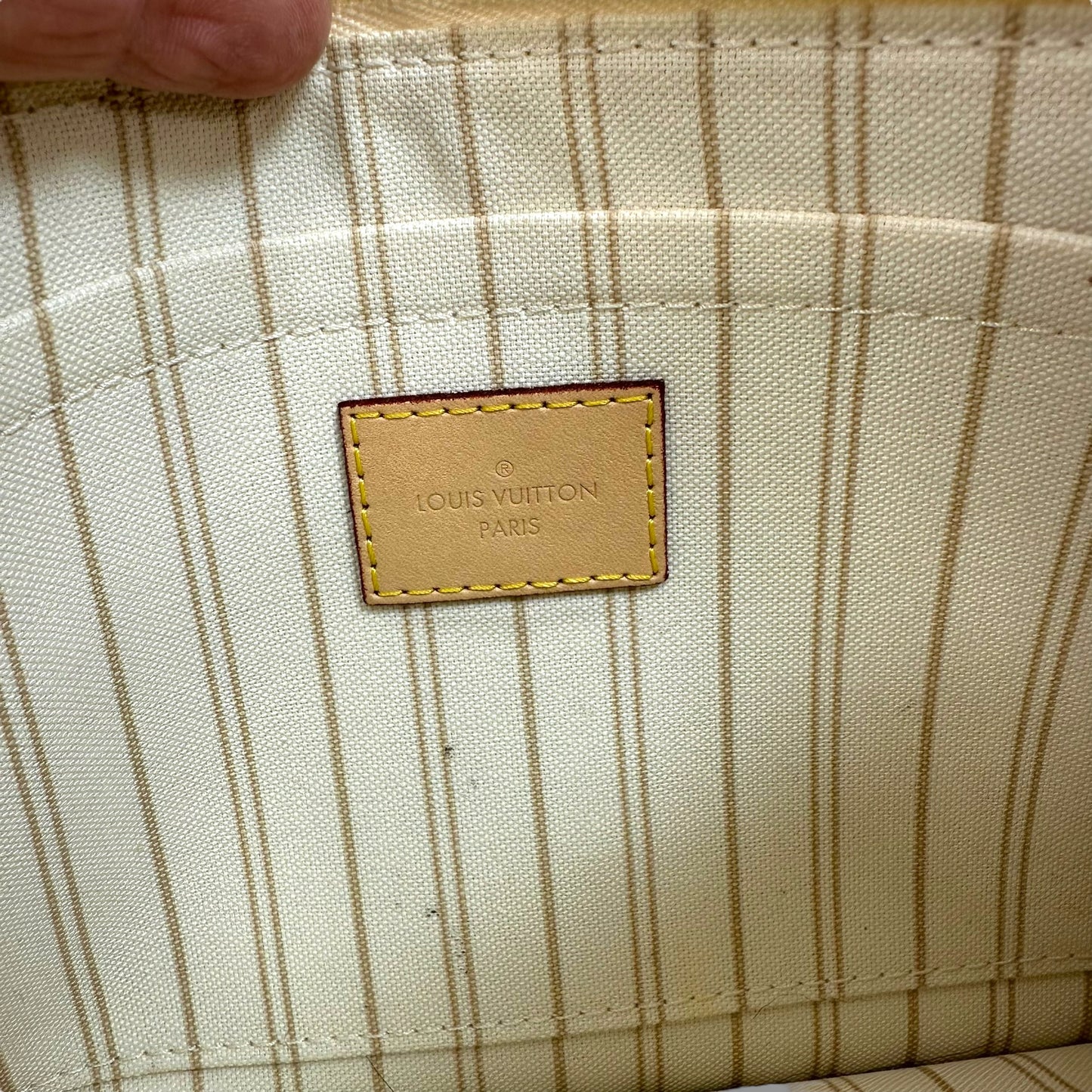 Wristlet Luxury Designer By Louis Vuitton, Size: Large