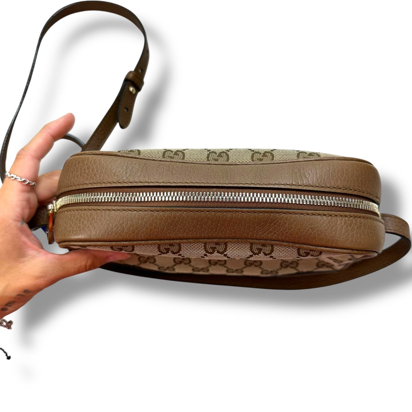 Crossbody Luxury Designer By Gucci, Size: Medium