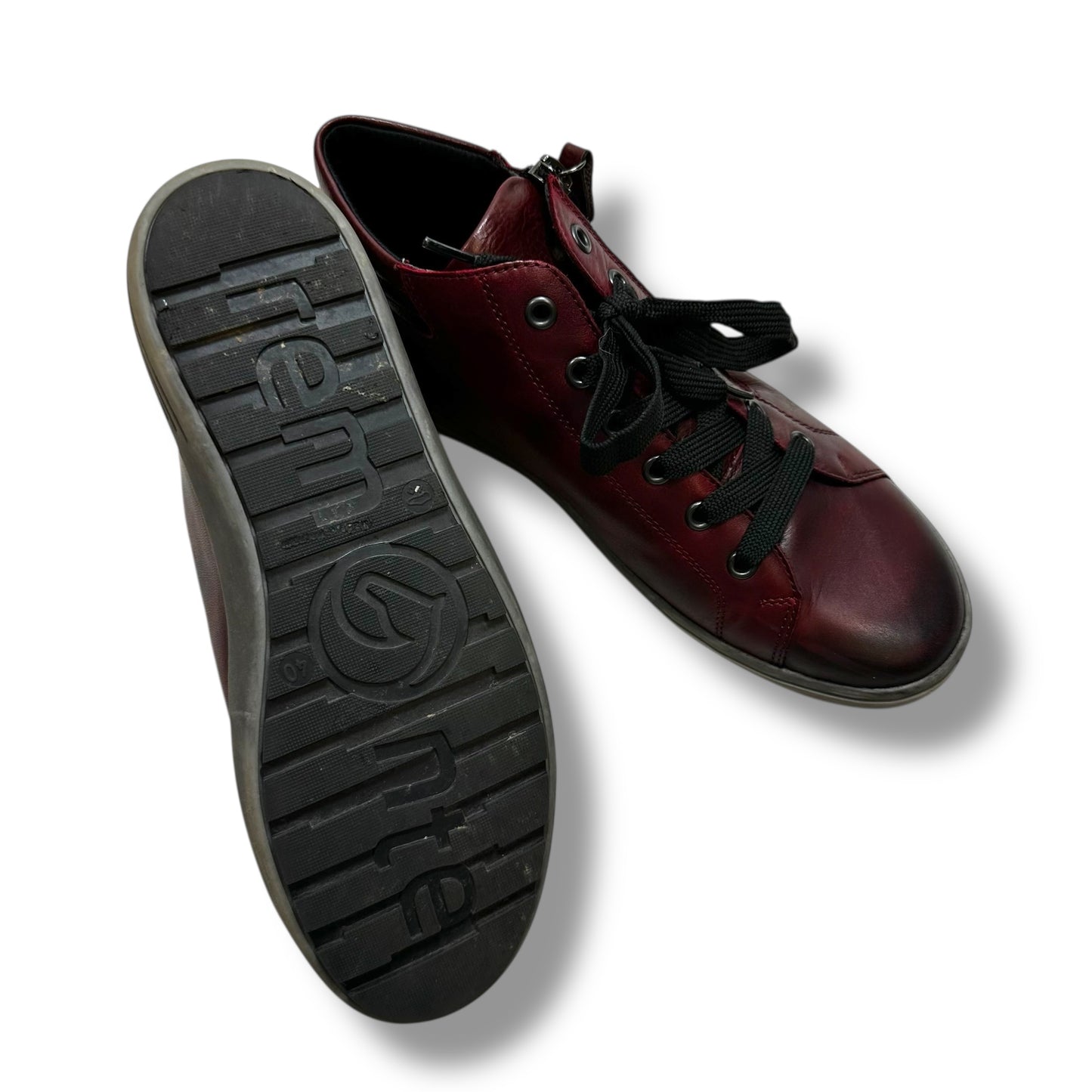 Shoes Flats By Clothes Mentor In Red, Size: 9