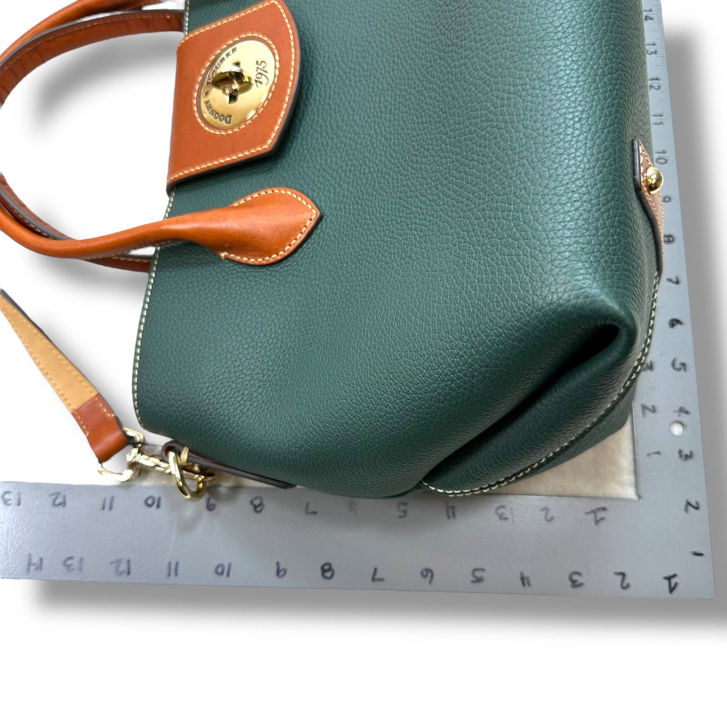 Pebble Turnlock Handle Tote 30 Handbag Designer By Dooney And Bourke, Size: Large