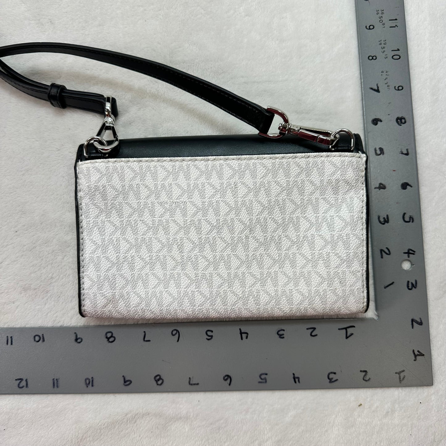 Clutch Designer By Michael Kors, Size: Small
