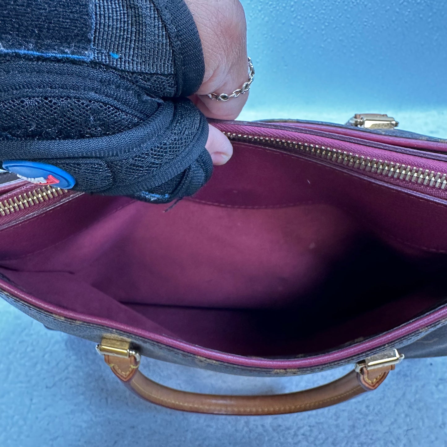 Handbag Designer Louis Vuitton Pallas, Size Medium