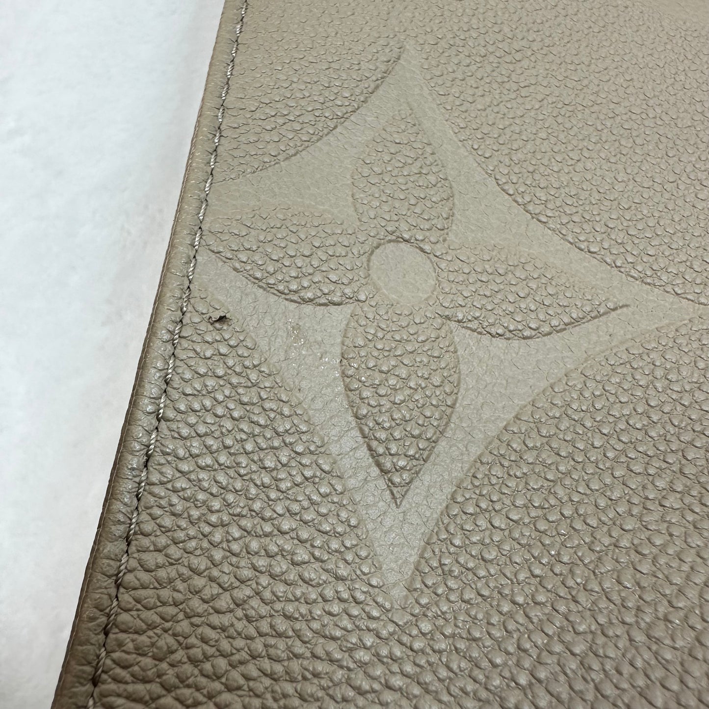 OnTheGo MM tote bag Tourterelle (turtledove) beige Monogram Empreinte leather Handbag Luxury Designer By Louis Vuitton, Size: Medium