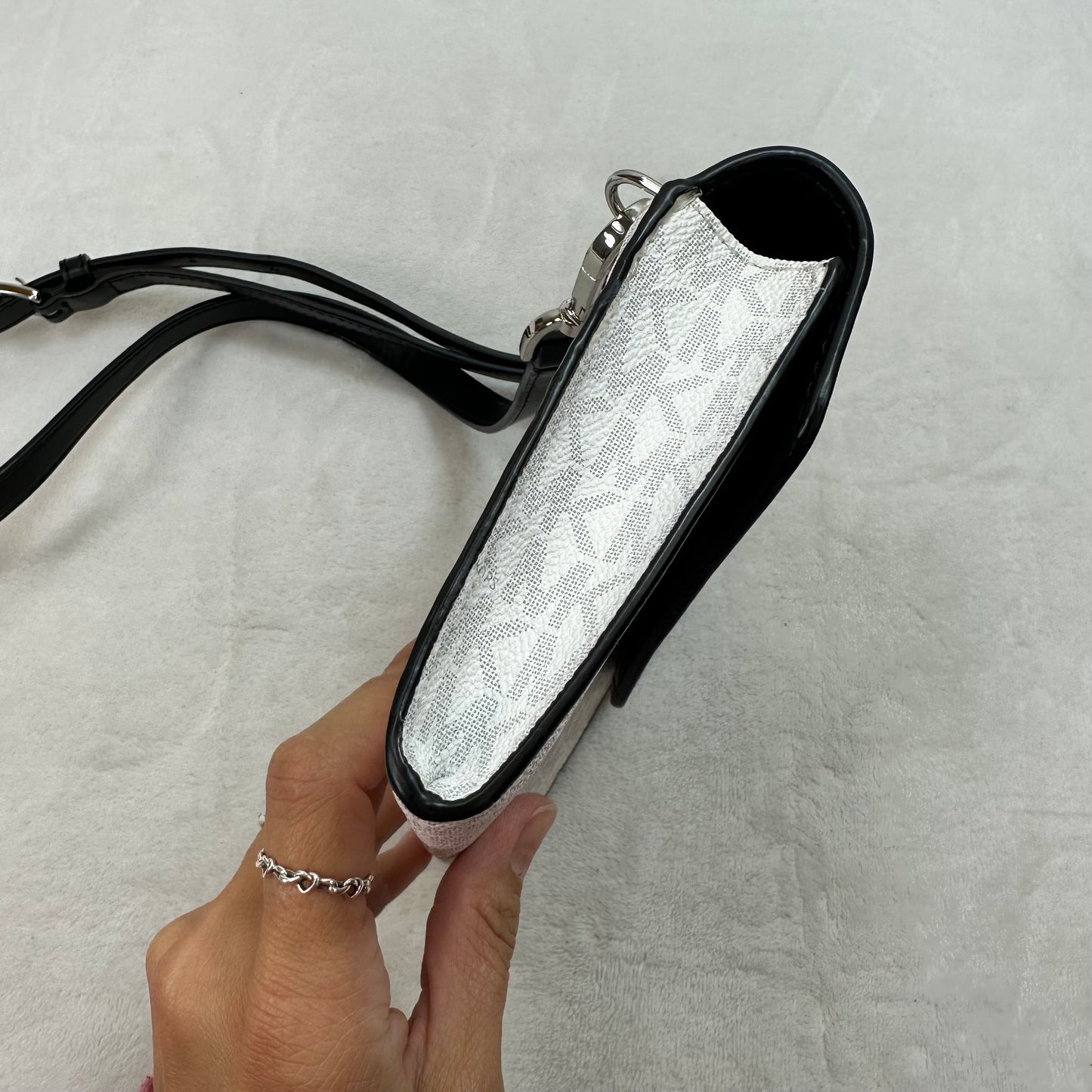 Clutch Designer By Michael Kors, Size: Small