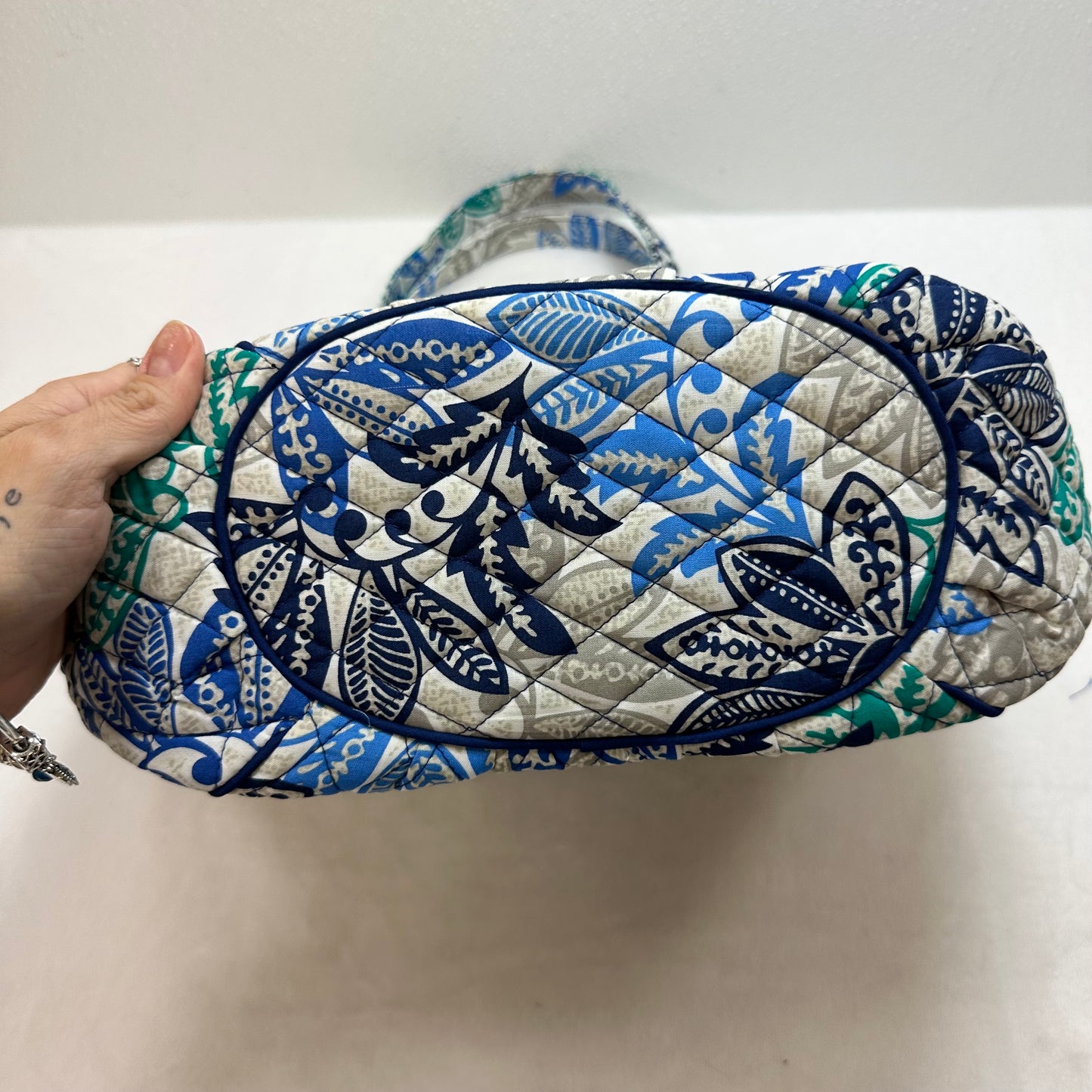 Handbag By Vera Bradley, Size: Medium