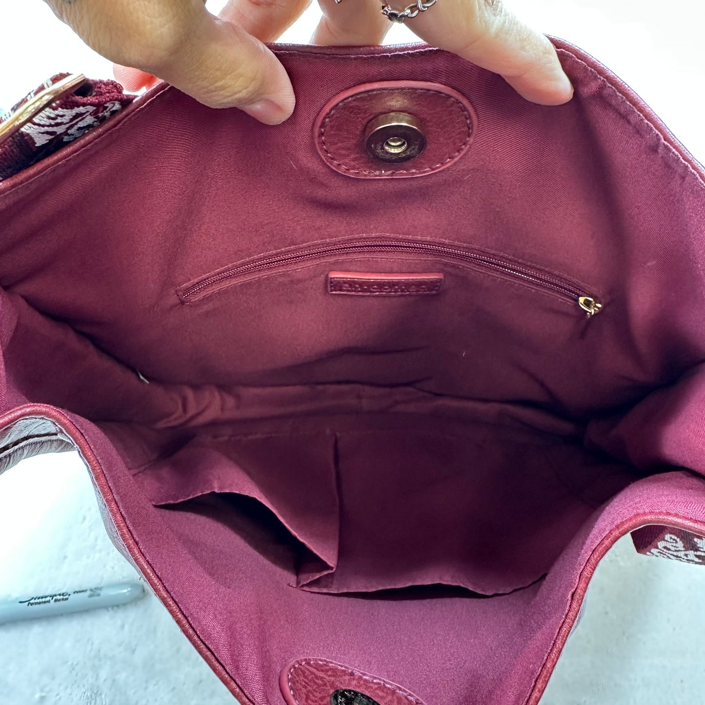 Crossbody By Clothes Mentor, Size: Medium