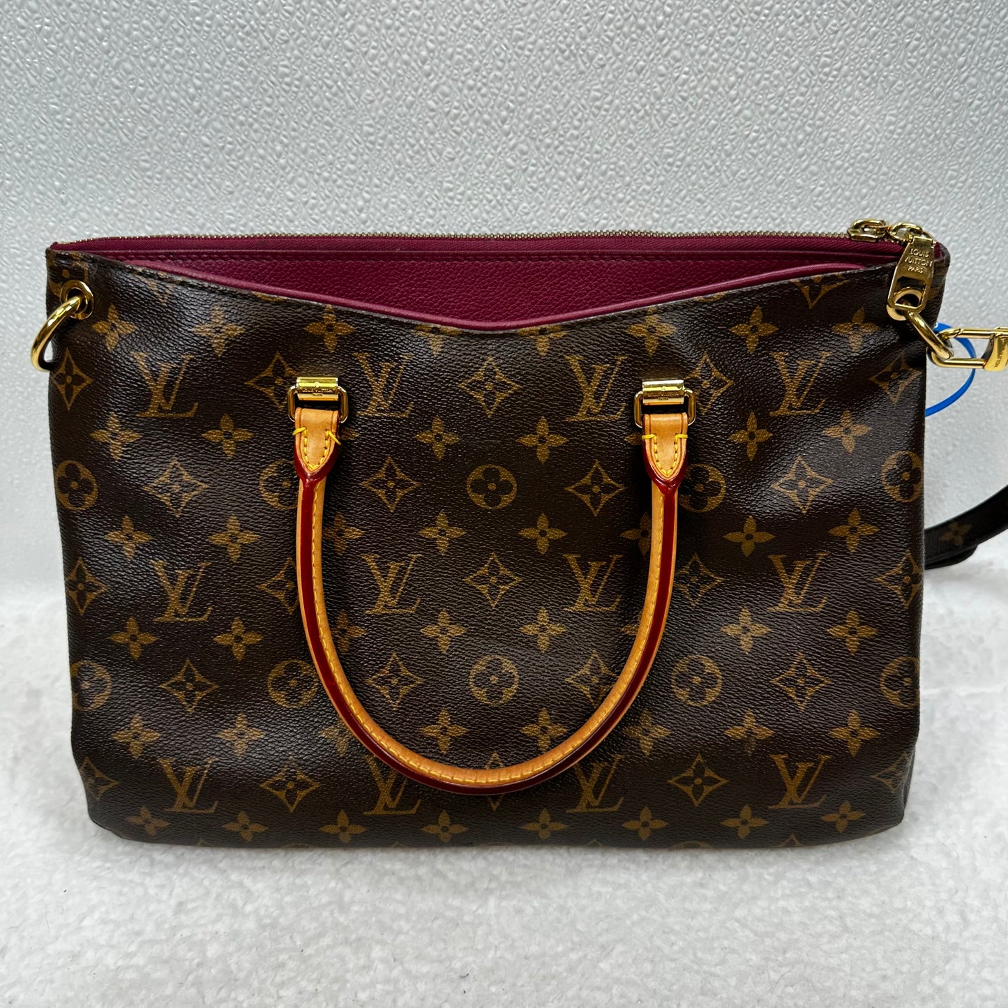 Handbag Designer Louis Vuitton Pallas, Size Medium