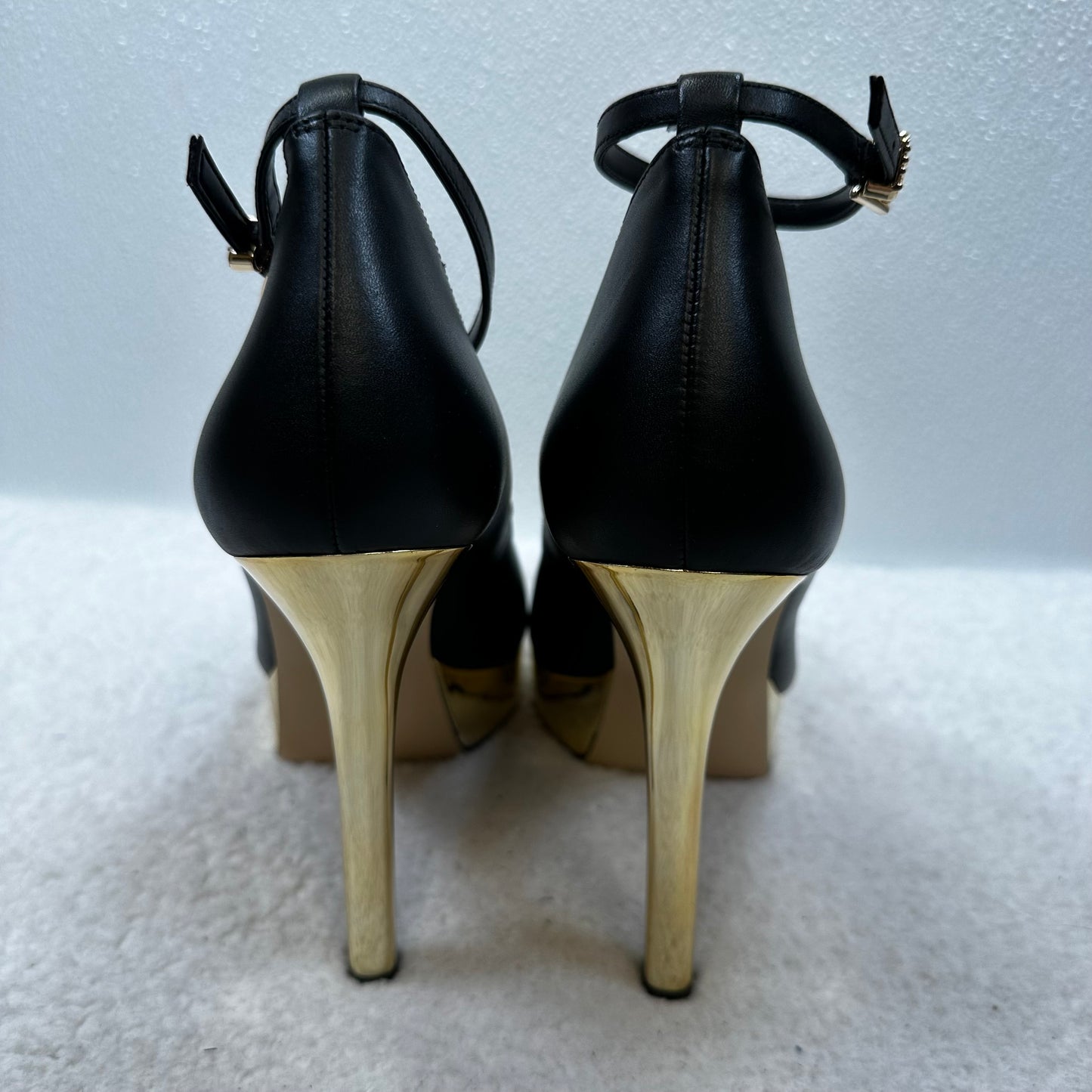 Shoes Designer By Michael Kors In Black Gold, Size: 10