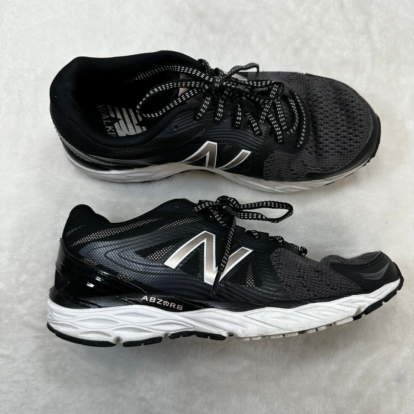 Shoes Sneakers By New Balance In Black, Size: 9.5