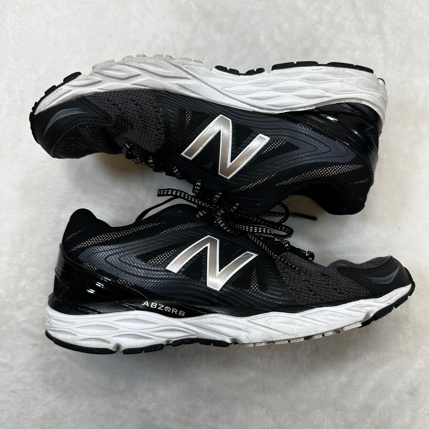 Shoes Sneakers By New Balance In Black, Size: 9.5