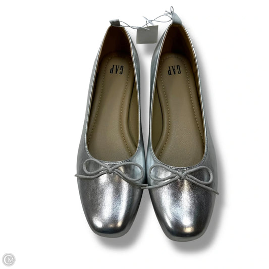 Shoes Flats By Gap In Silver, Size: 10