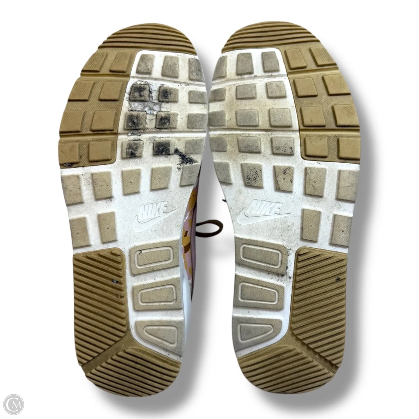 Shoes Sneakers By Nike Apparel In Tan, Size: 9.5