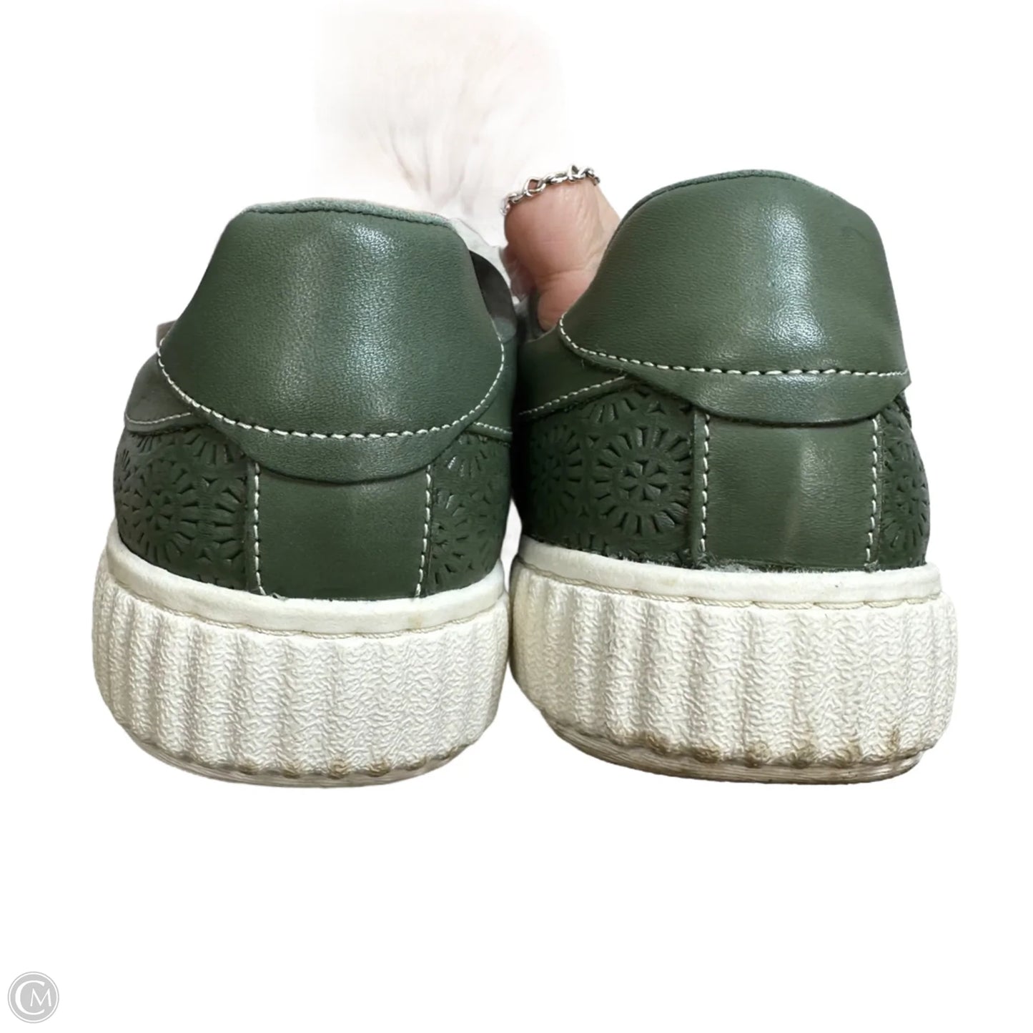 Shoes Flats By Clarks In Green, Size: 9.5