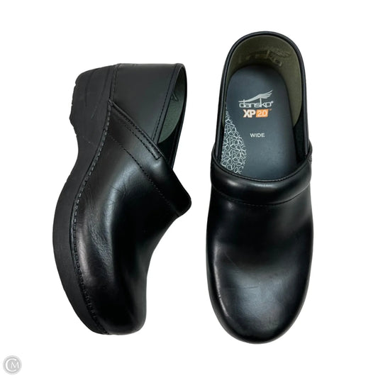 Shoes Flats By Dansko In Black, Size: 9/40 WIDE