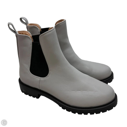 Boots Ankle Flats By Clothes Mentor In Grey, Size: 9