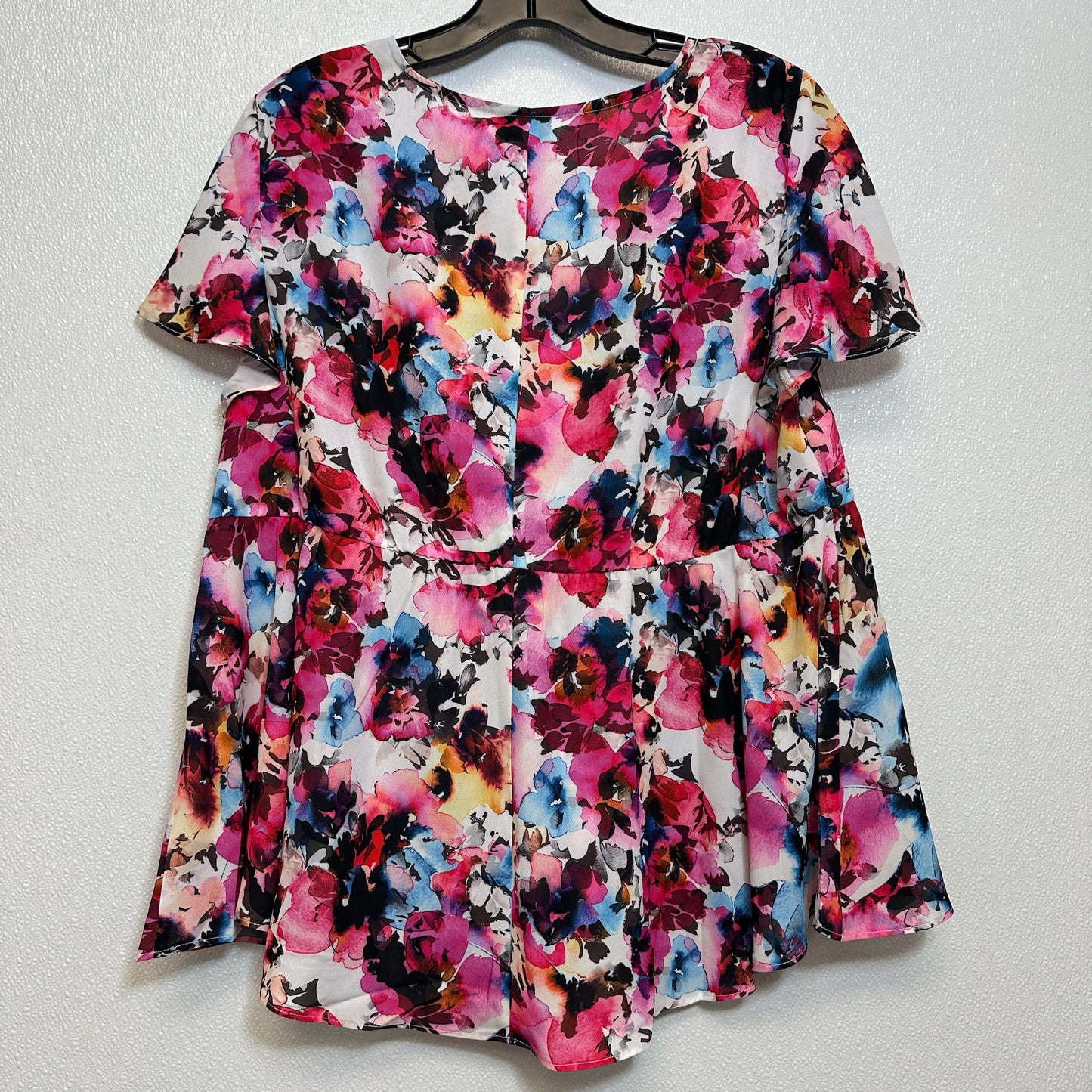 Top Short Sleeve By Torrid  Size: M