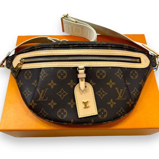 Microchipped HIGH RISE Bum bag Designer By Louis Vuitton, Size: Large