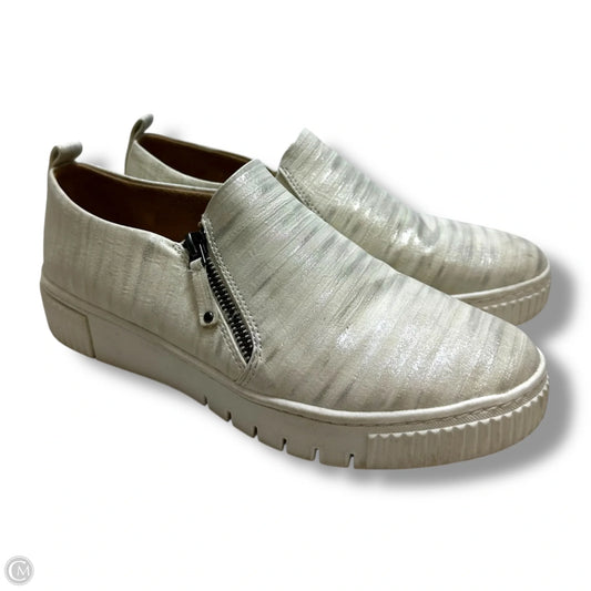 Shoes Flats By Natural Soul In White, Size: 8