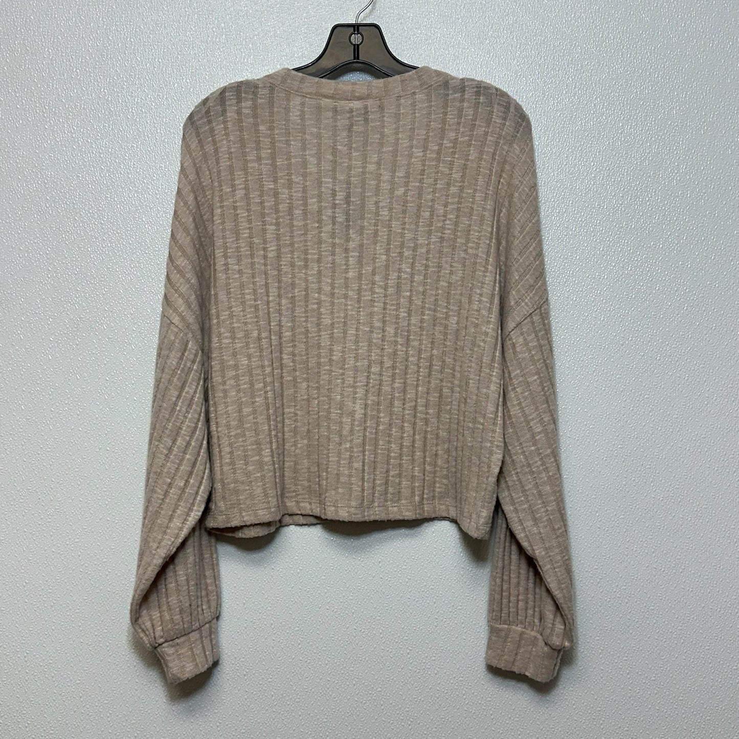 Top Long Sleeve By Lulu In Cream, Size: M