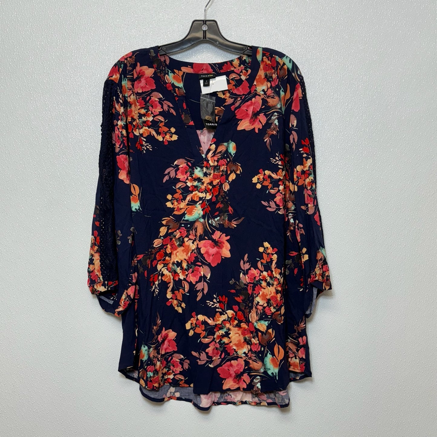 Top Long Sleeve By Torrid  Size: 3X