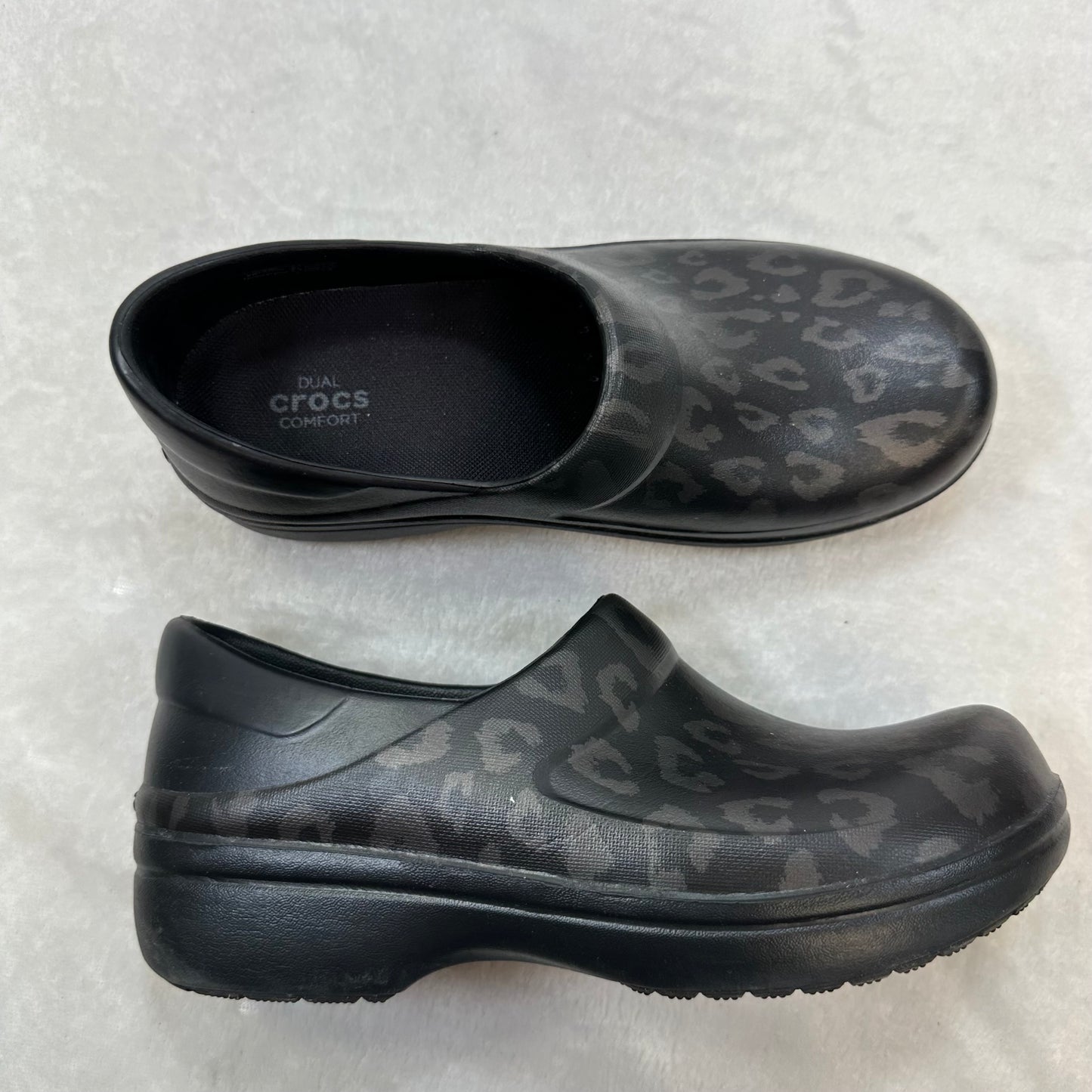 Shoes Flats Other By Crocs  Size: 7