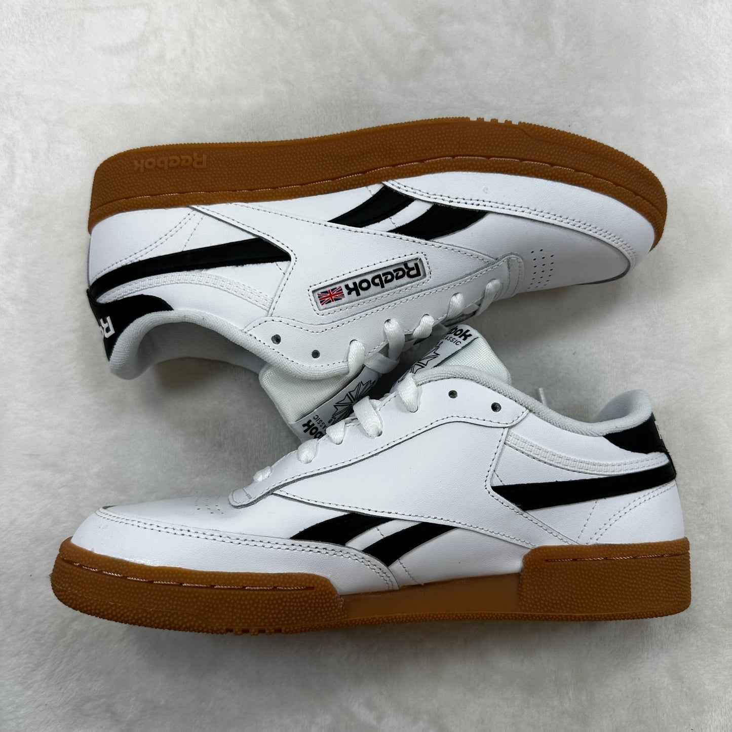 Shoes Athletic By Reebok In White, Size: 8