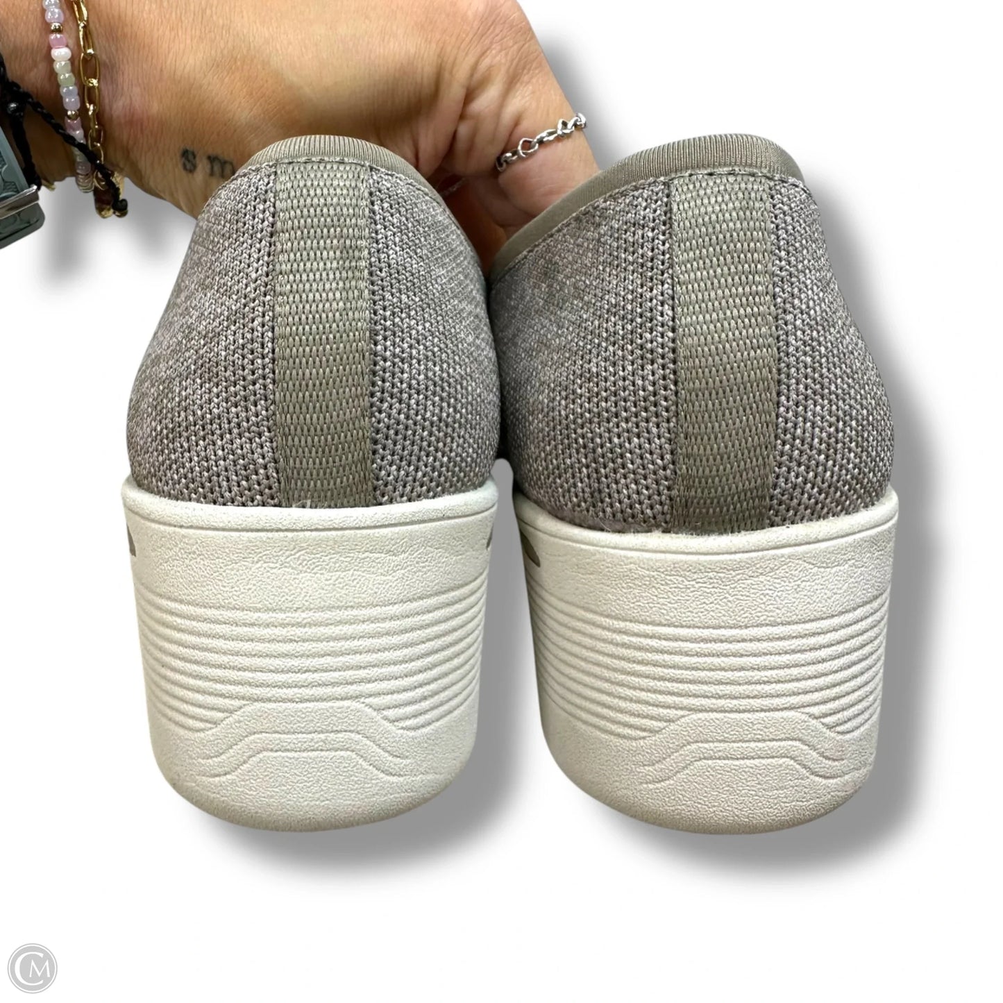 Shoes Flats By Skechers In Grey, Size: 9